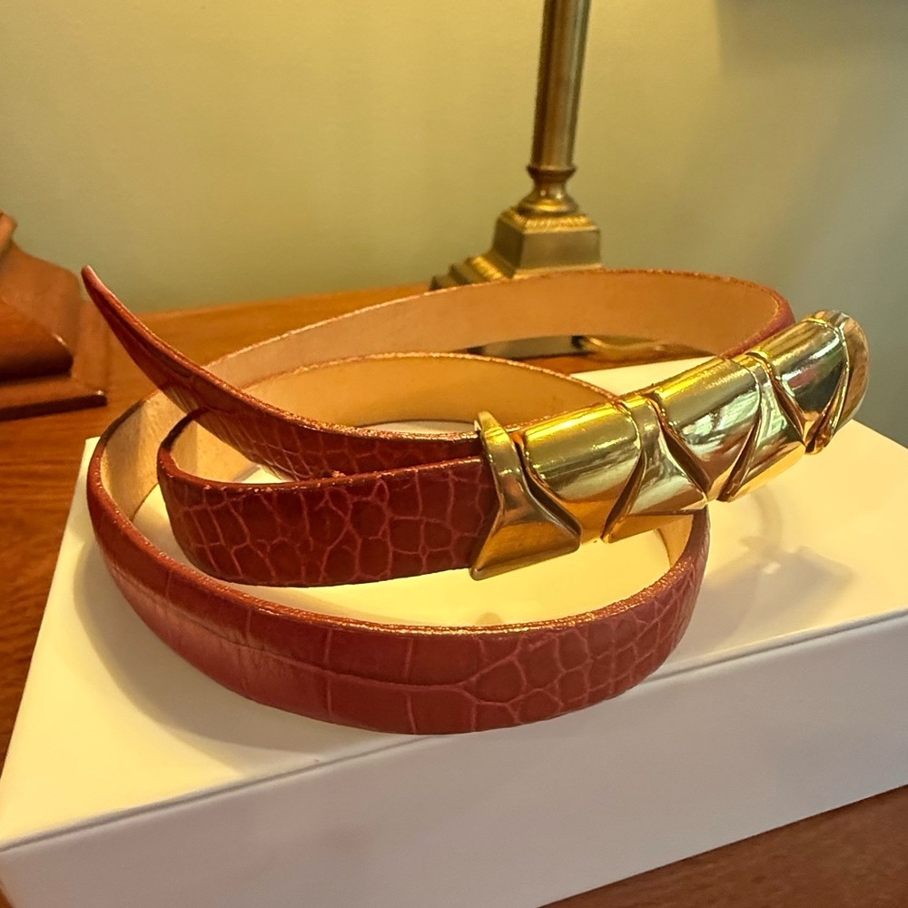 Carlisle Red Leather Snake Embossed 7/8” Belt w/ Gold Buckle Size Medium $398 - Picture 3 of 9